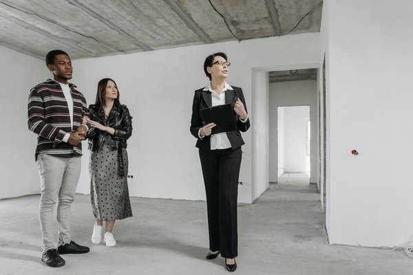 Opter pour un salon de jardin sur son balcon : avantages et inconvénients